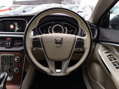 2016 Volvo V40