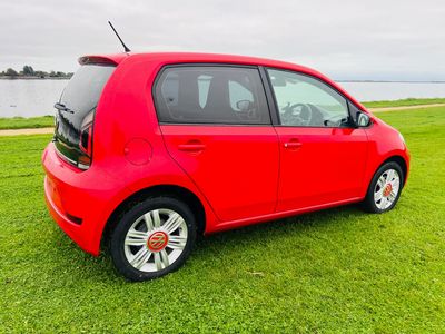 2017 Volkswagen up!