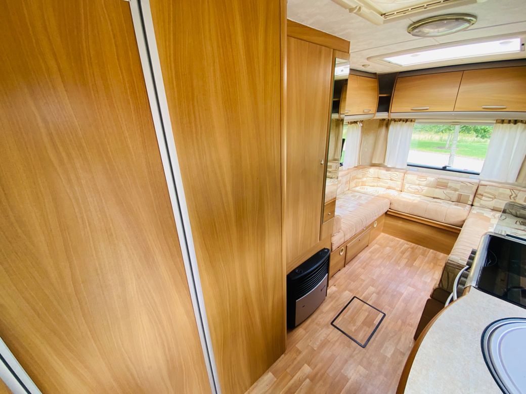 2006 SWIFT  SUNDANCE 590PR 