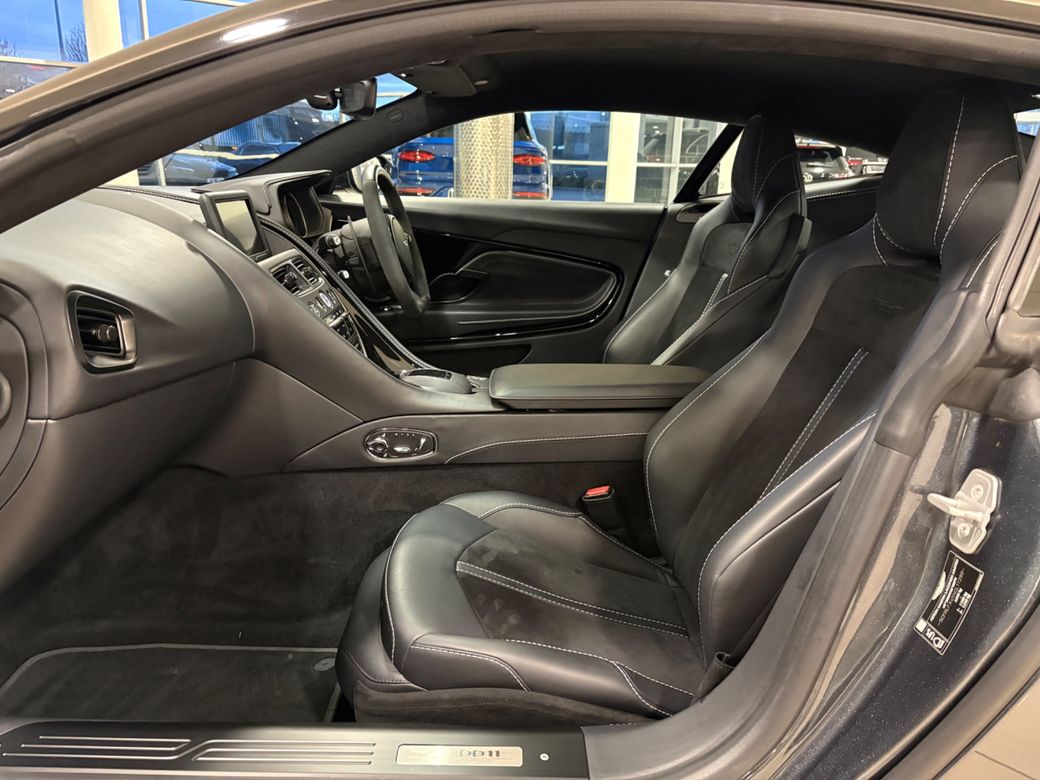 2022 Aston Martin DB11