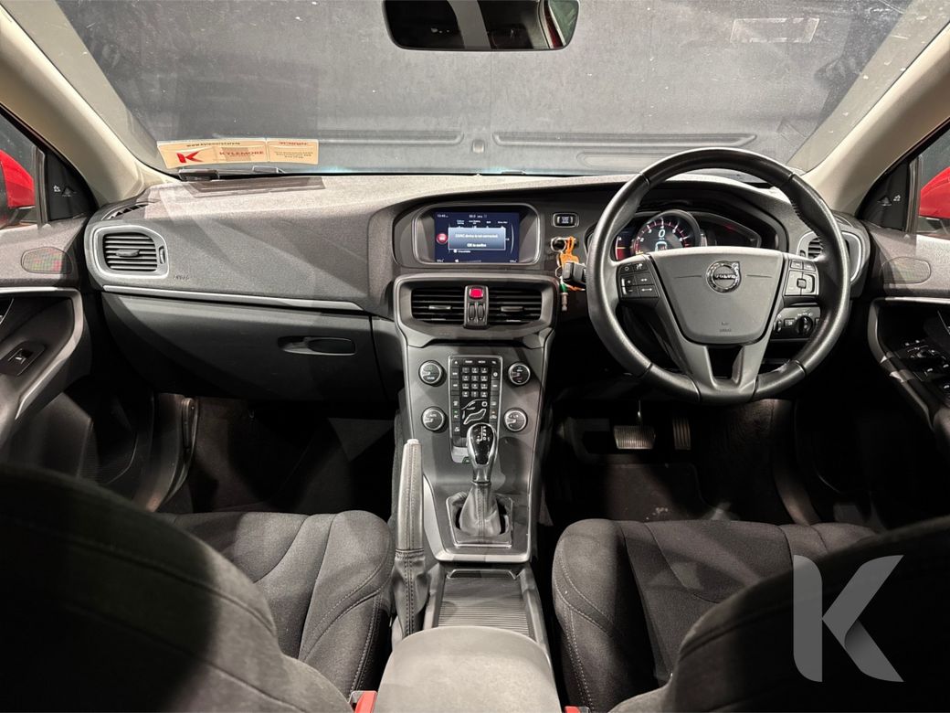 2020 Volvo V40