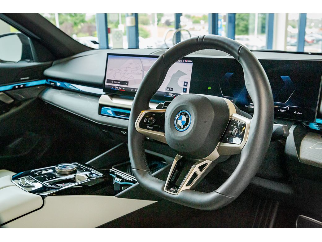 2025 BMW i5