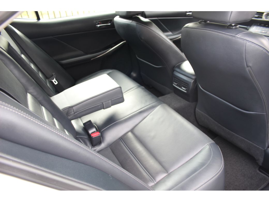 2015 Lexus IS 300h