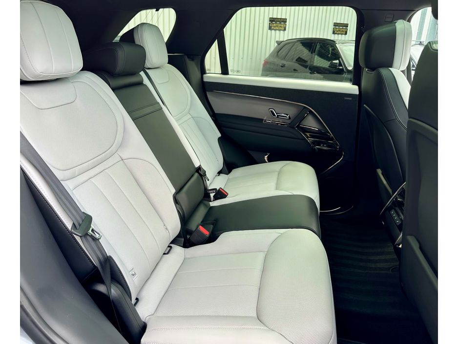 2025 Land Rover Range Rover Sport