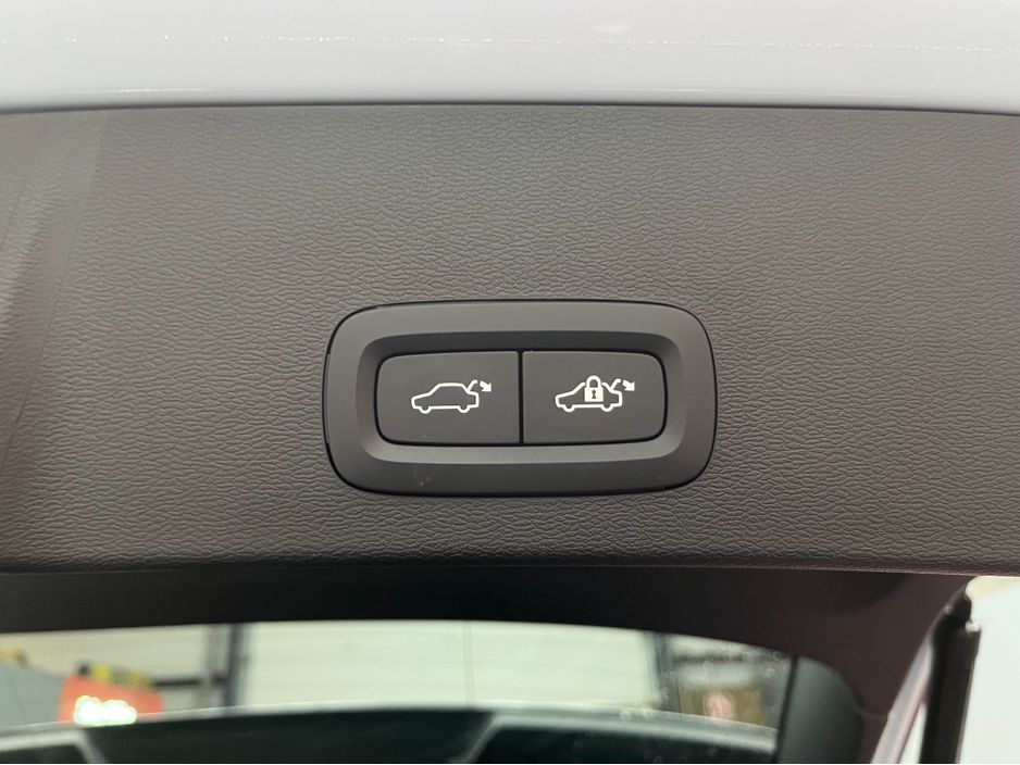2023 Volvo XC40