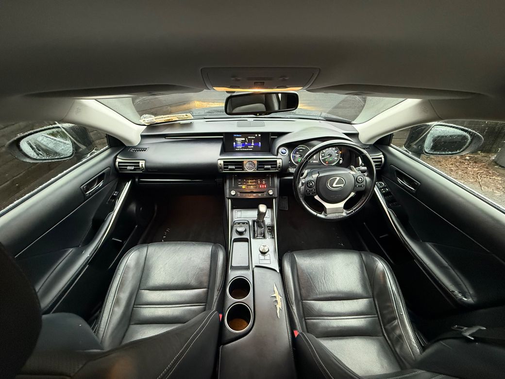2015 Lexus IS 300h