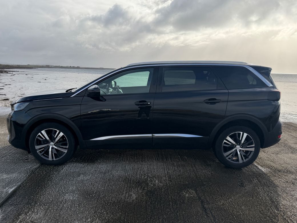 2023 Peugeot 5008