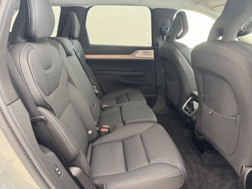 2025 Volvo EX90