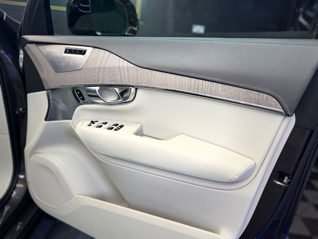 2023 Volvo XC90