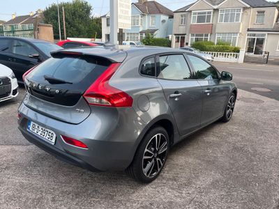 2018 Volvo V40