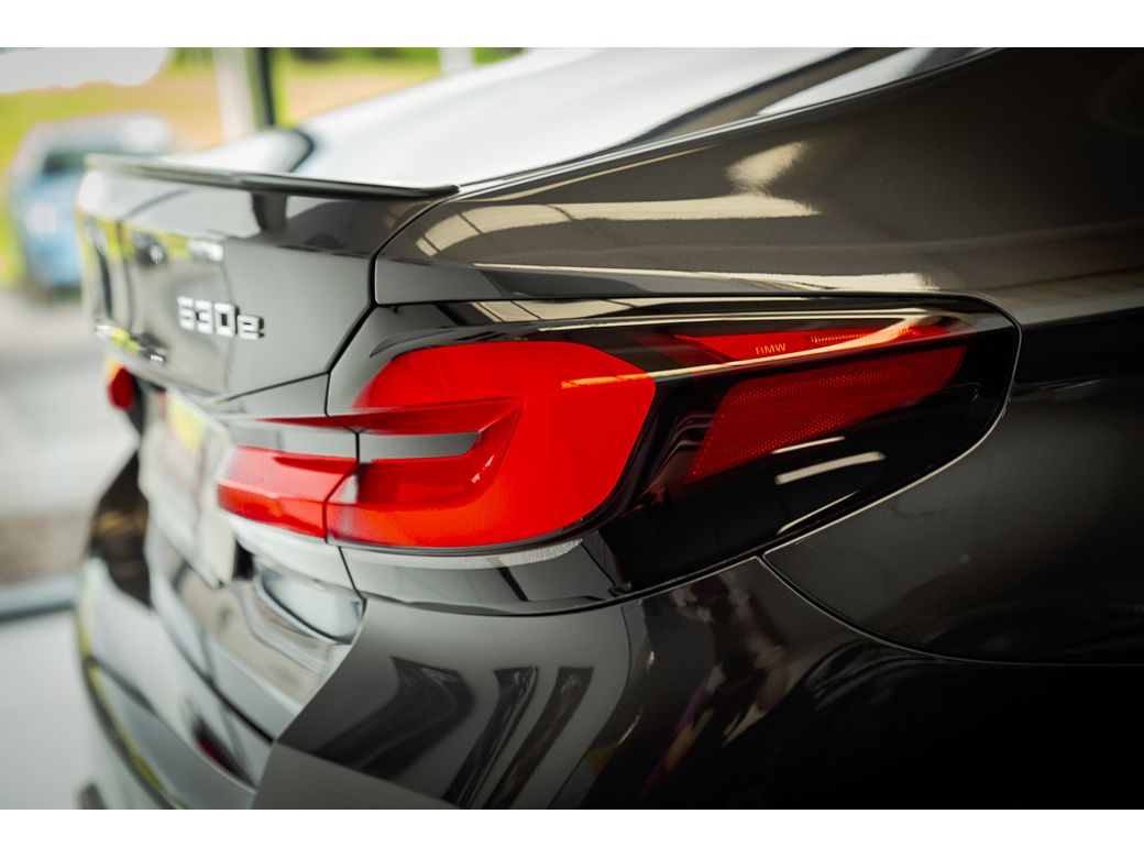 2023 BMW 530