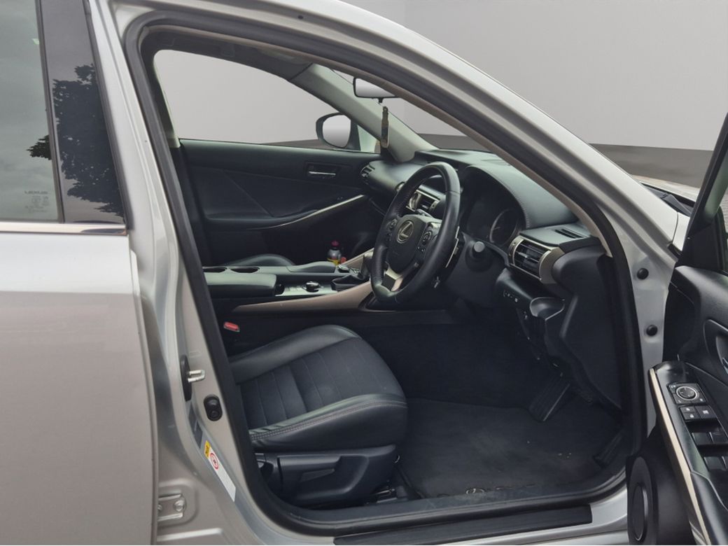 2013 Lexus IS 300h