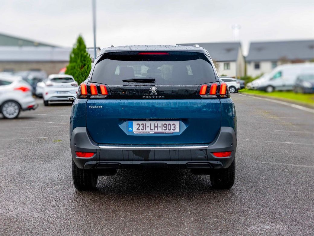 2023 Peugeot 5008