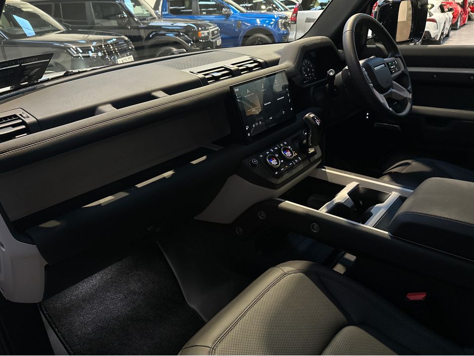 2025 Land Rover Defender