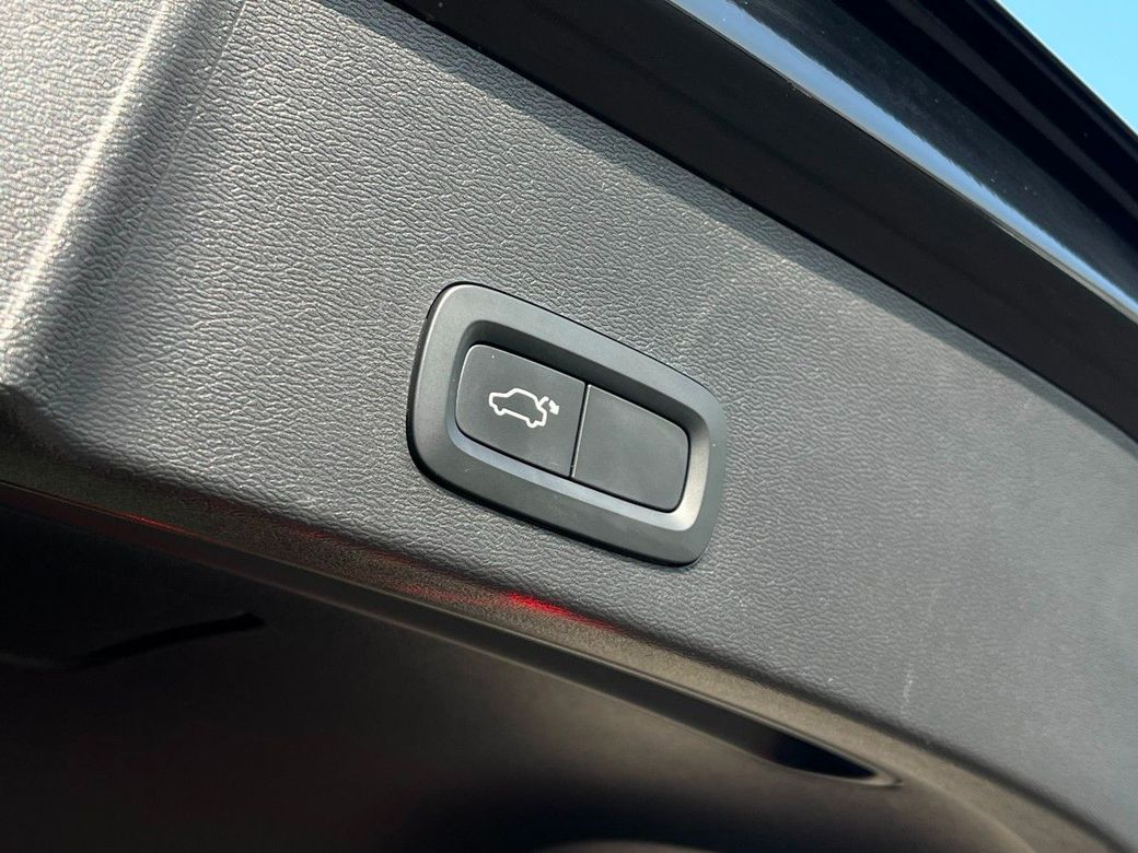 2023 Volvo XC40