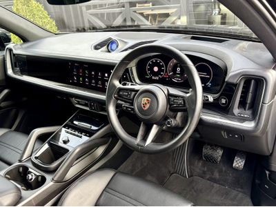 2023 Porsche Cayenne