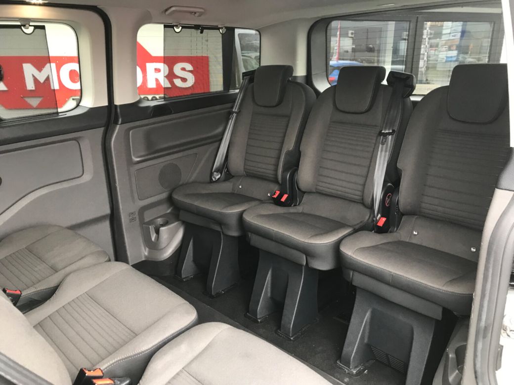 2022 Ford Tourneo