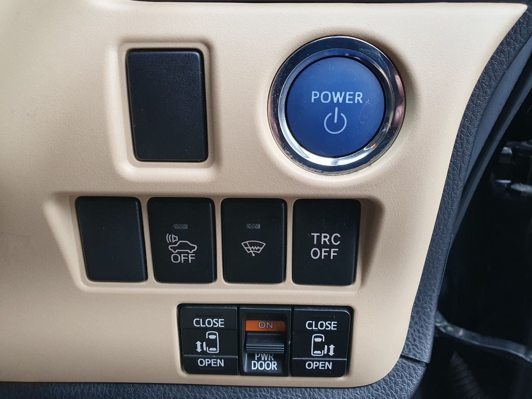 2014 Toyota Noah