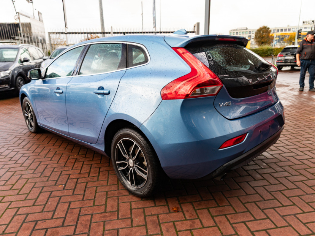 2016 Volvo V40