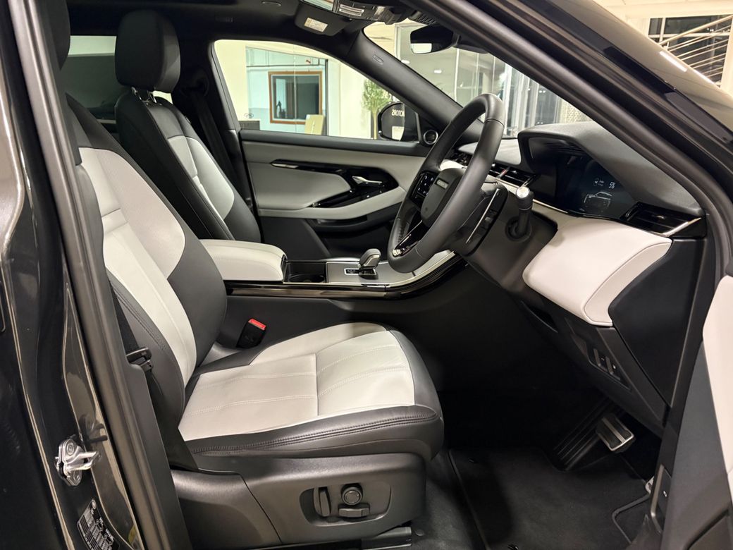 2026 Land Rover Range Rover Evoque