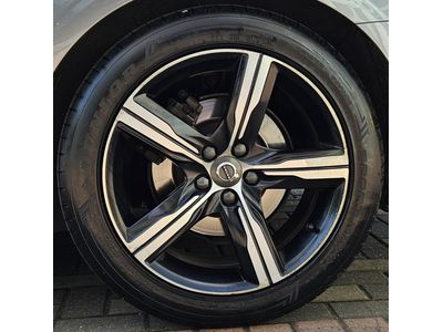 2017 Volvo S90