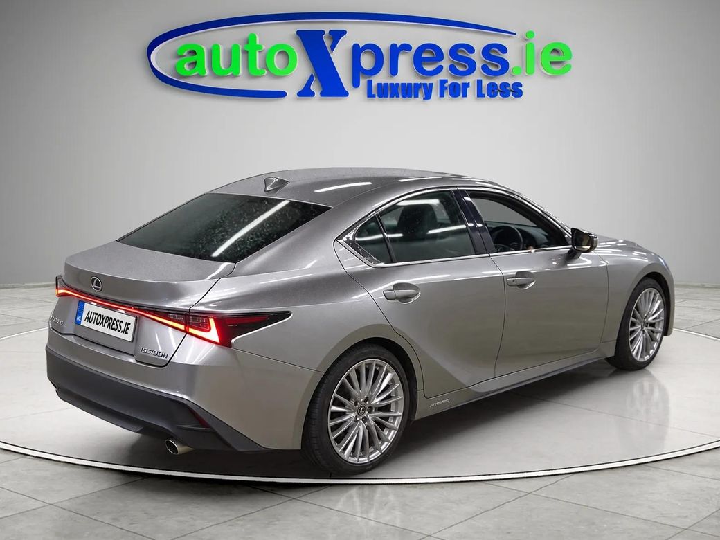 2021 Lexus IS 300h