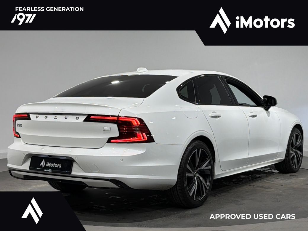 2022 Volvo S90