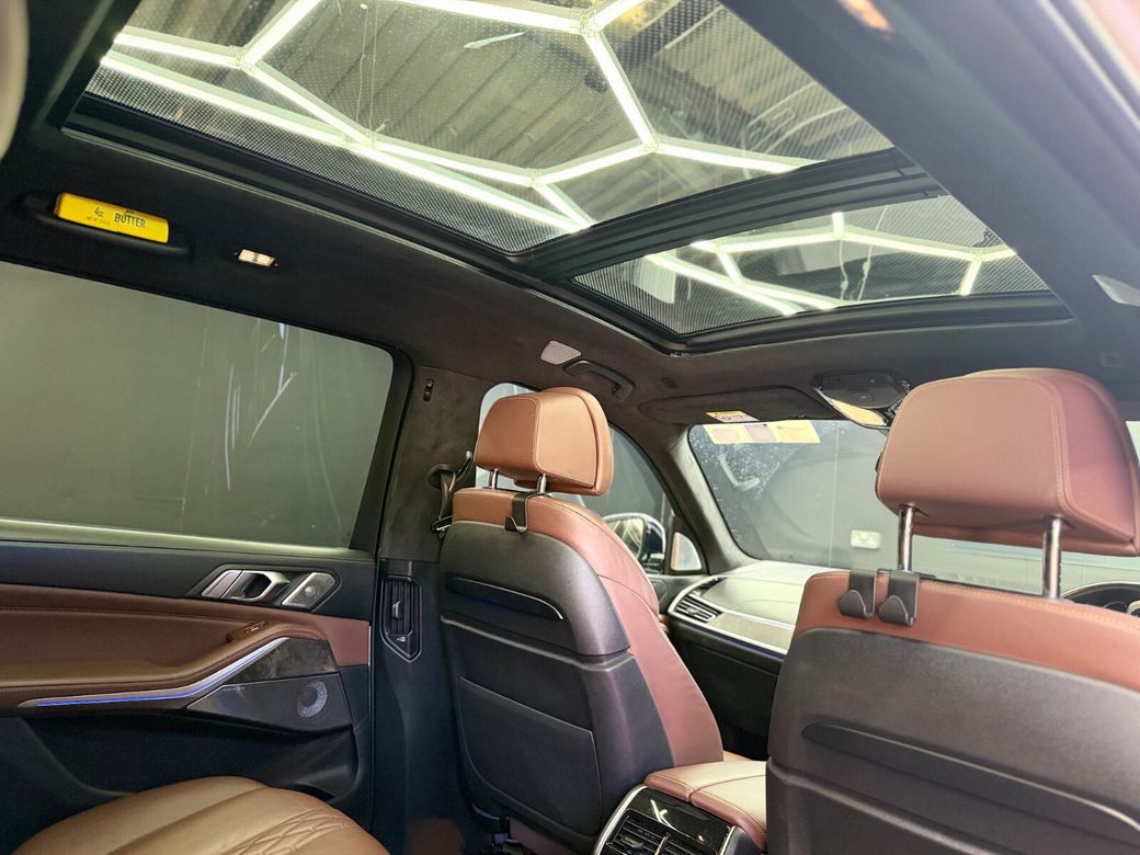2021 BMW X7