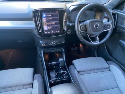 2022 Volvo XC40