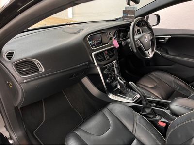 2016 Volvo V40