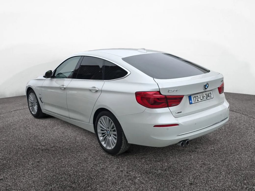 2017 BMW 320