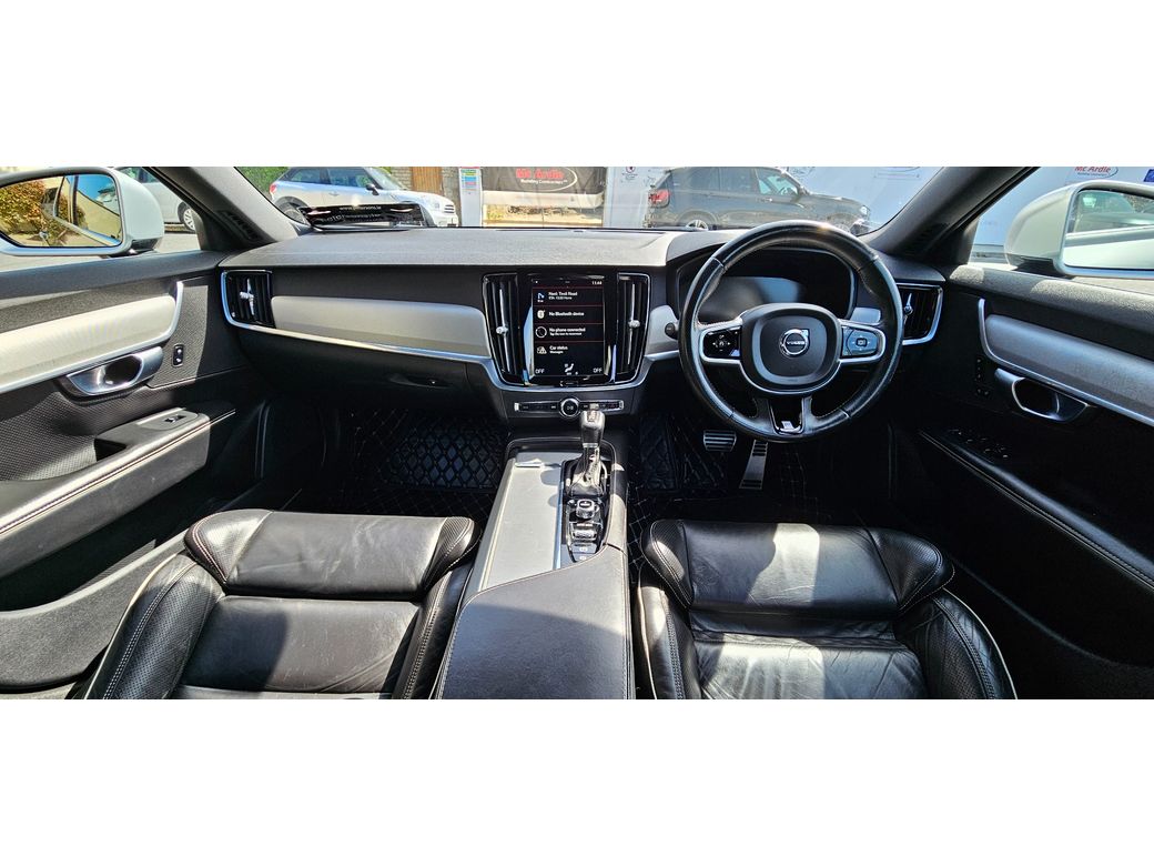 2017 Volvo S90