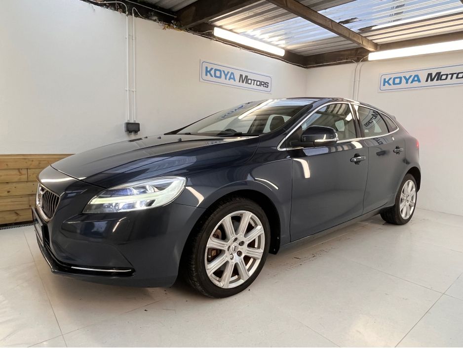 2017 Volvo V40