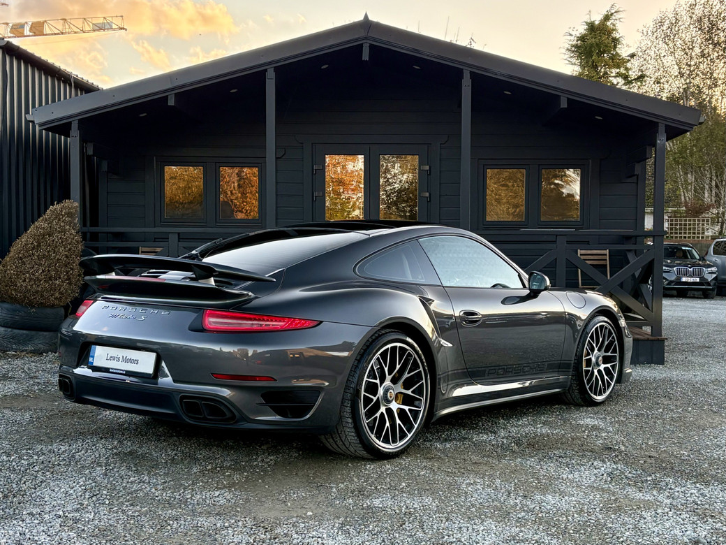 2015 Porsche 911