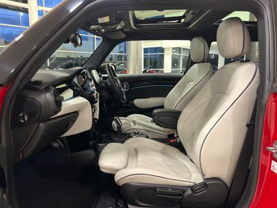 2022 Mini Hatch