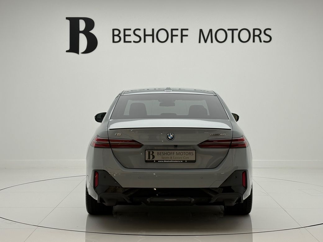 2025 BMW i5