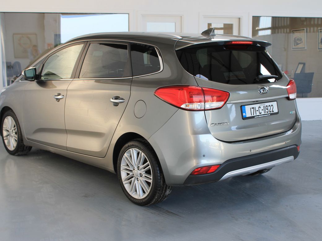 2017 Kia Carens