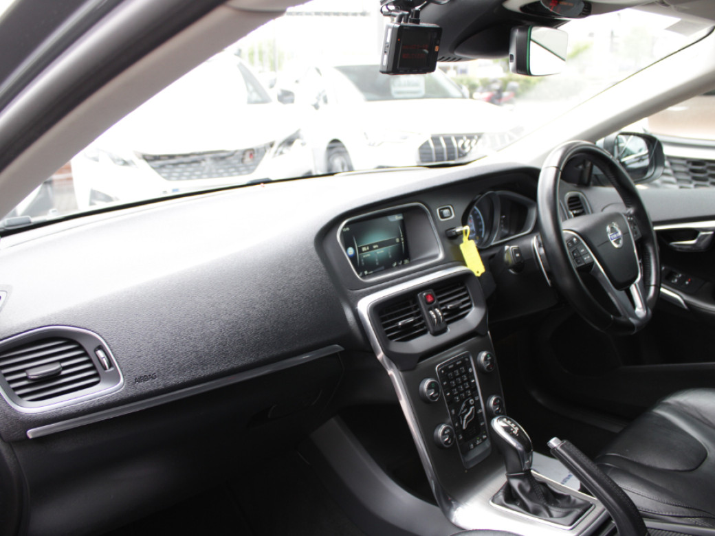 2016 Volvo V40