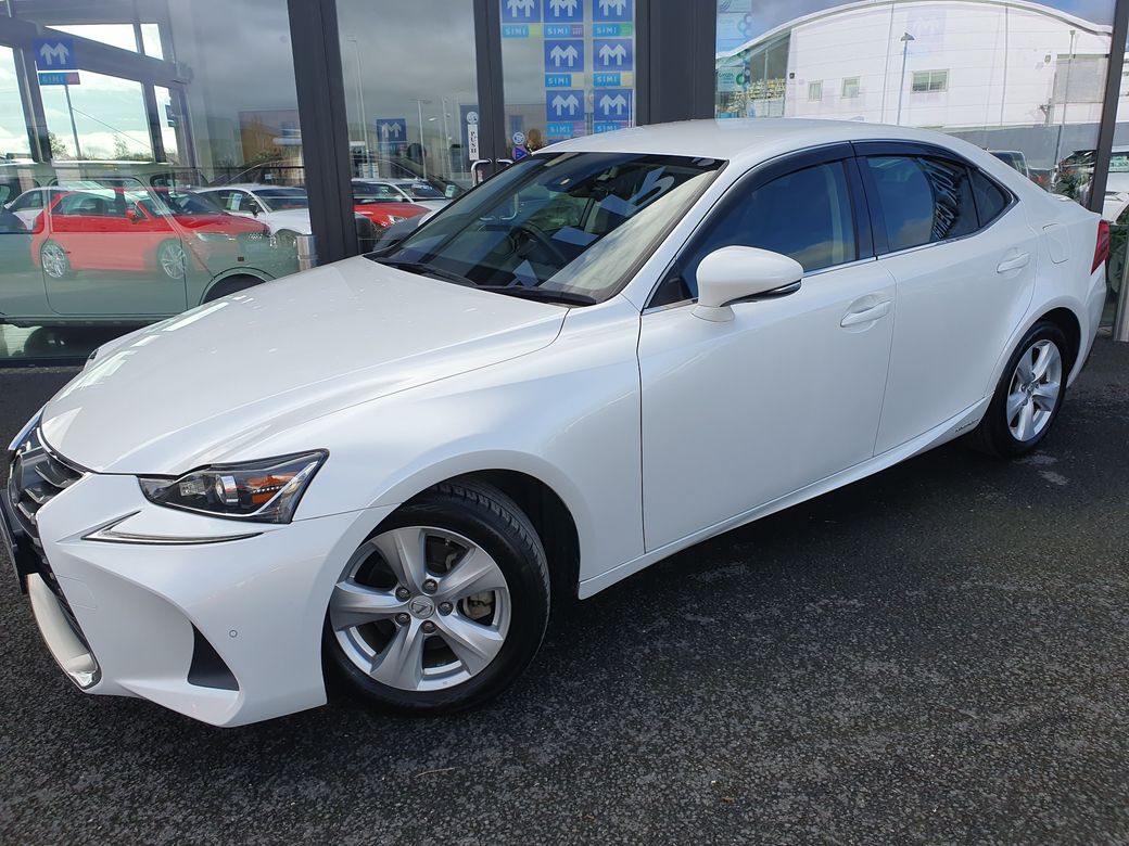 2019 Lexus IS 300h