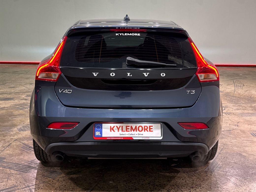 2018 Volvo V40