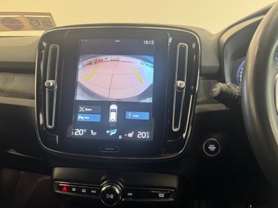 2022 Volvo XC40