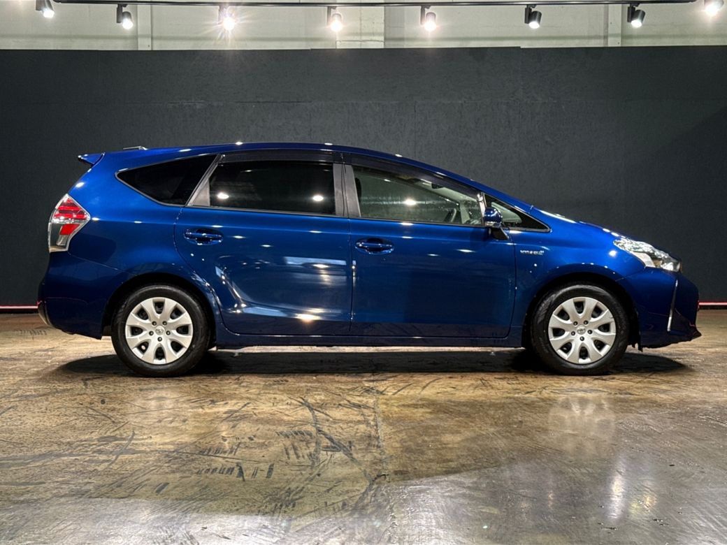 2018 Toyota Prius Alpha
