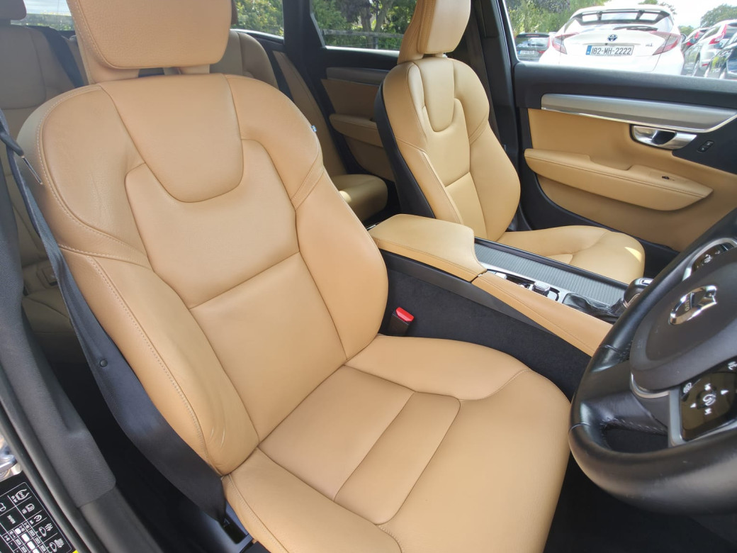 2020 Volvo V90
