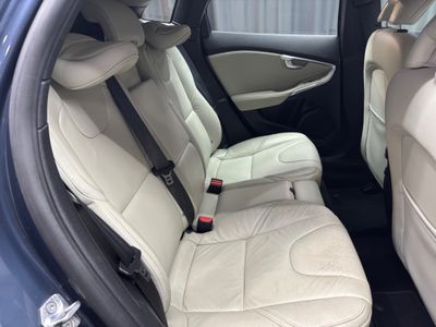 2017 Volvo V40