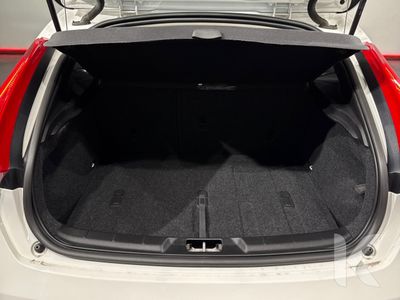 2019 Volvo V40