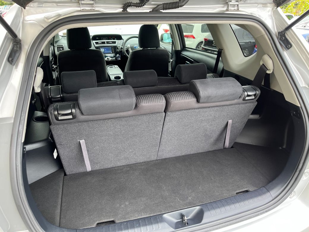 2016 Toyota Prius Alpha