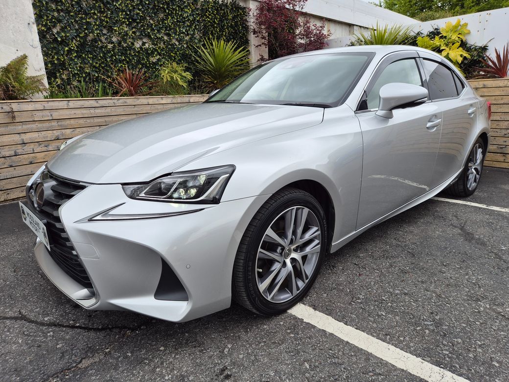 2020 Lexus IS 300h