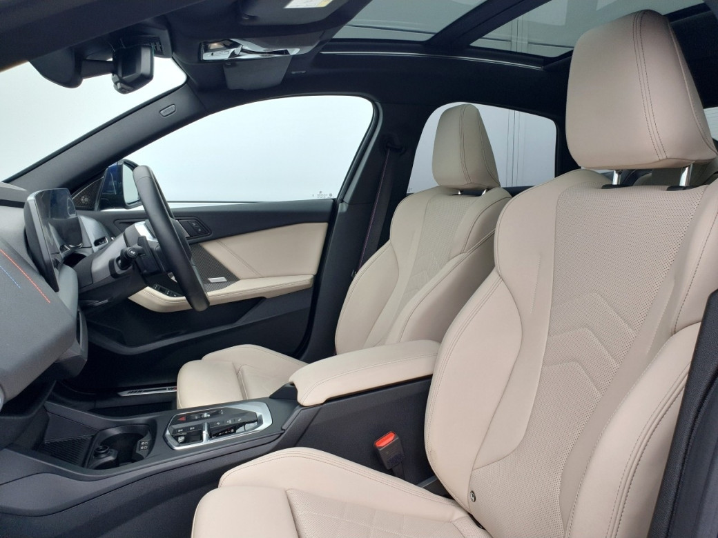 2025 BMW 220