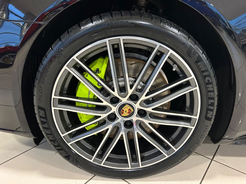2023 Porsche Panamera