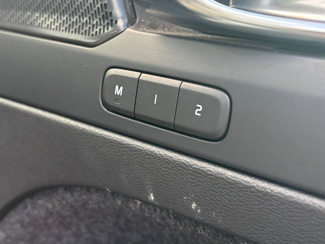 2023 Volvo XC40